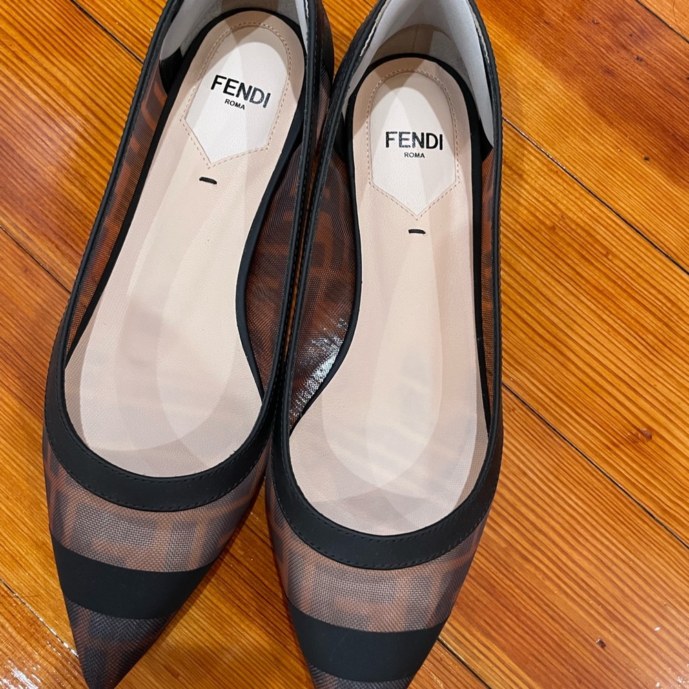 Like new Fendi flats